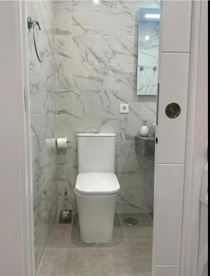 Hermoso Piso A 5 Minutos De La Estacion De Bus Y Tren Maria Zambrano Malaga Bagian luar foto
